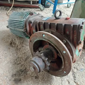 Motor sa reduktorom 4