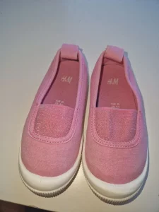 H&m patike br 25