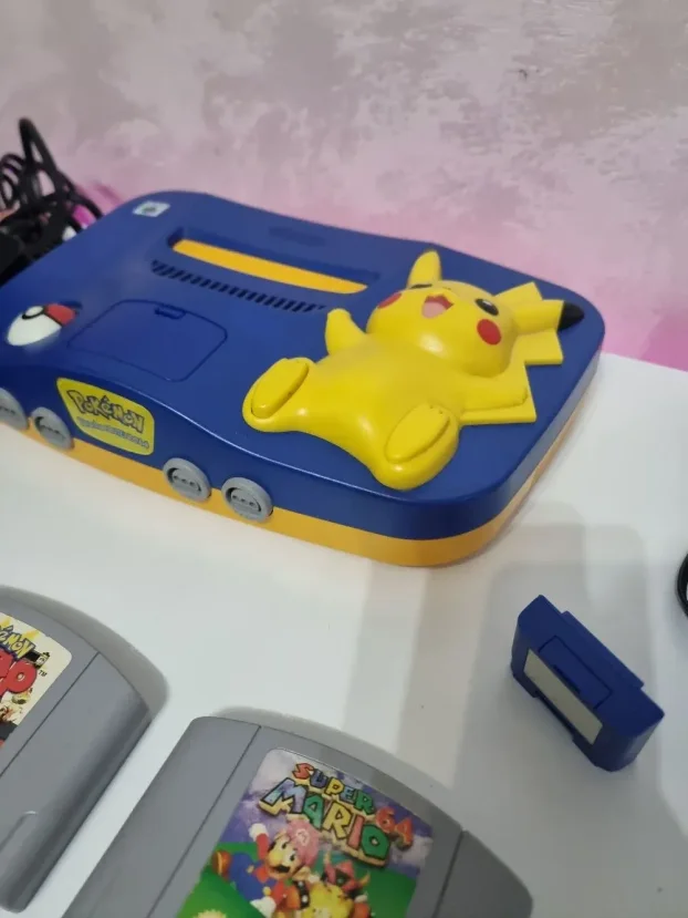 Nintendo N64 Pokemon Edicija Retko + 2 Igre Pokemon + Mario