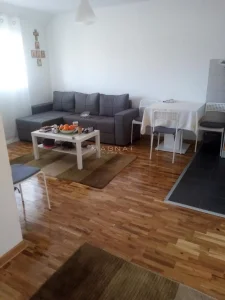 Salvadora Aljendea, Karaburma, Palilula, Beograd