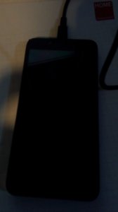 mobilni telefon lenovo a2020a40-neispravan
