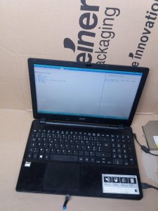 Hitno! Acer Aspire E5-521 Delovi