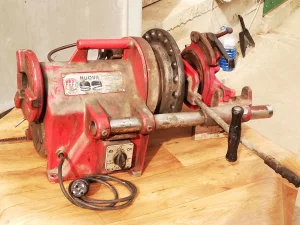 Nareznica mašinska za cevi do 2 cola