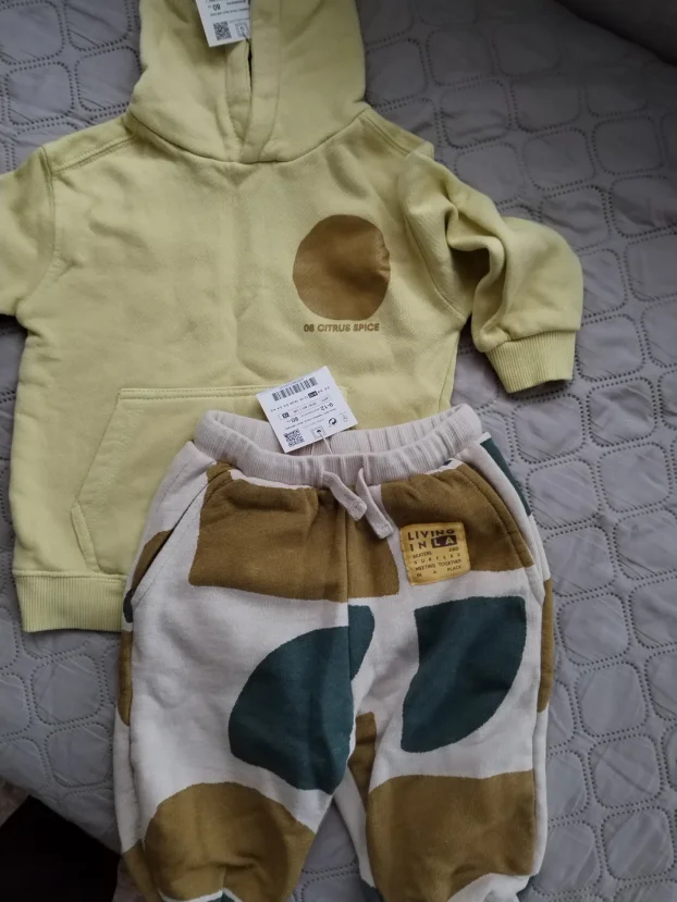 Zara trenerka vel. 80 od 9-12 meseci NOVO