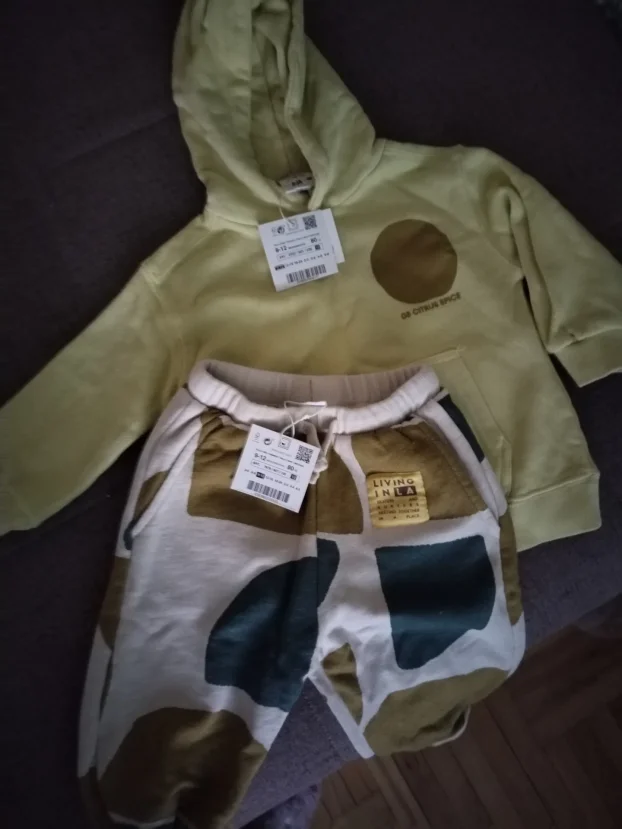 Zara trenerka vel. 80 od 9-12 meseci NOVO