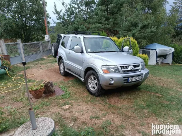 2002 Mitsubishi Pajero