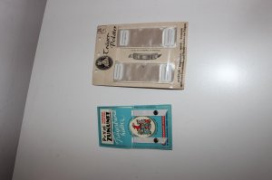 vintazne nove alate za sivenje dugmici ili zakacke nemacke