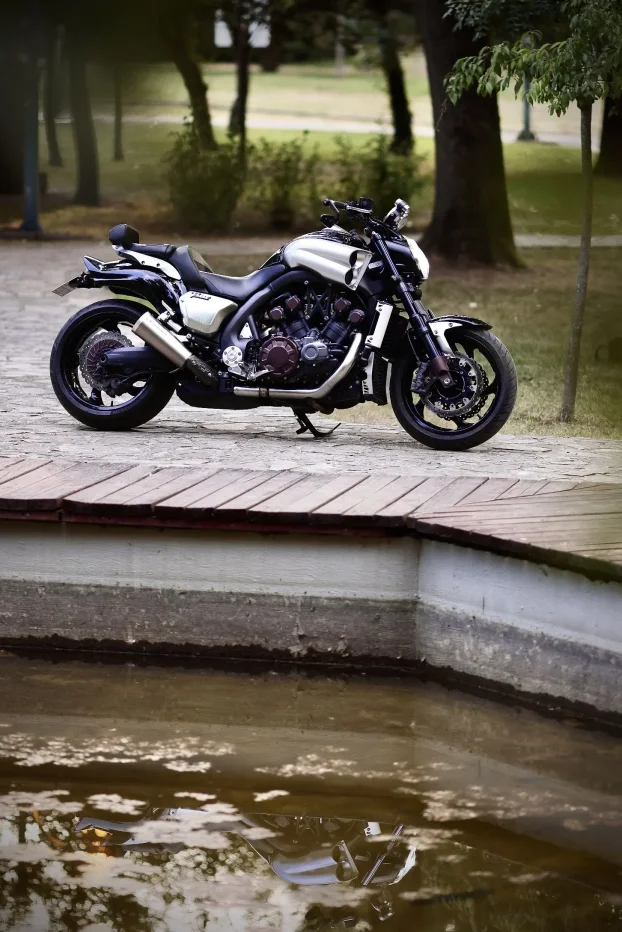 Yamaha V max