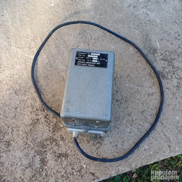 Industrijski pretvarač napona od 220 na 12 v