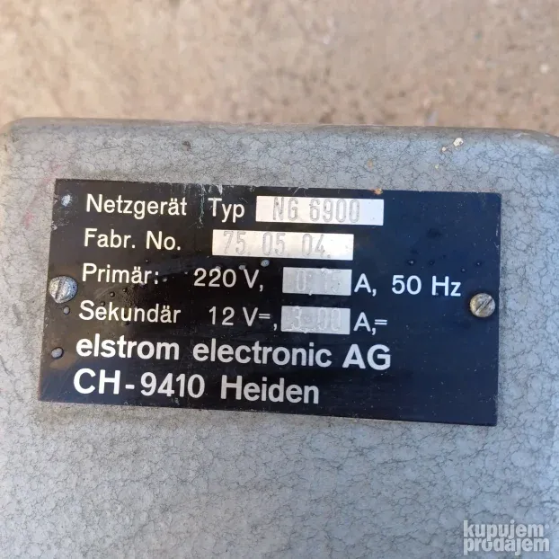 Industrijski pretvarač napona od 220 na 12 v