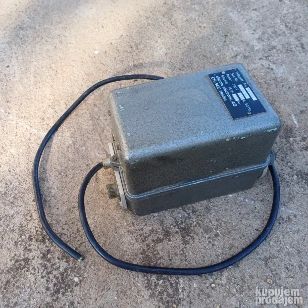 Industrijski pretvarač napona od 220 na 12 v