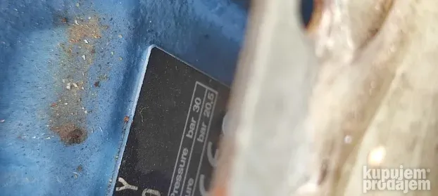 kompresor frascold a0.7y 380v.4,9 metara kubnih/h hladnjacu