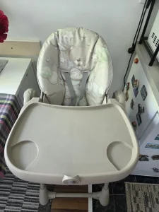 Cam stolica za hranjenje