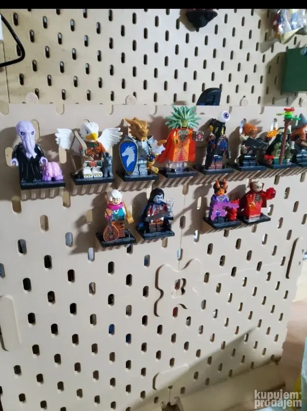 Ikea SKADIS Police za LEGO kolekcije