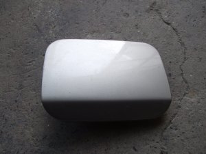 Mercedes 190 poklopac rezervoara