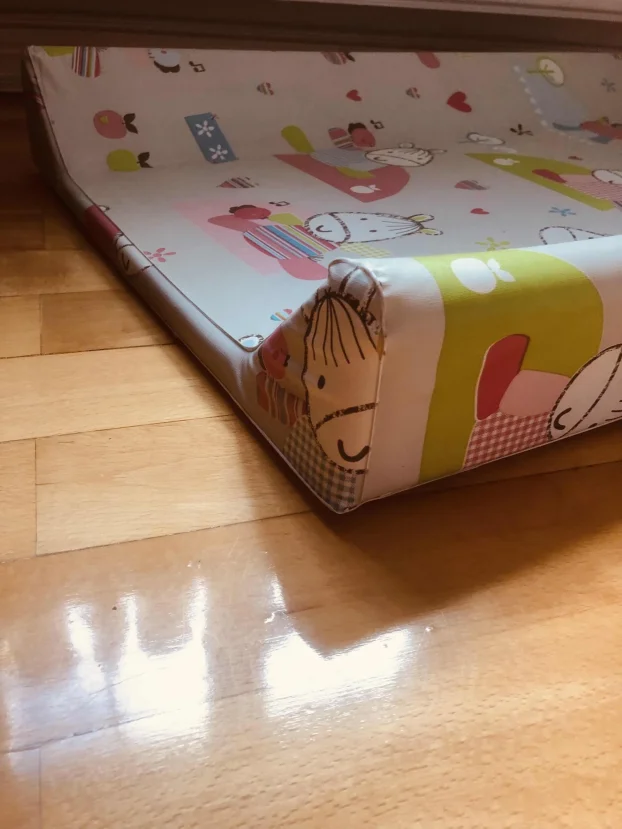 Podloga za presvlačenje bebe tvrda 80x50