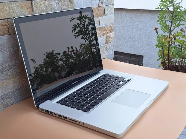 Apple MacBook Pro A1286 15" Intel Core i7 procesoror