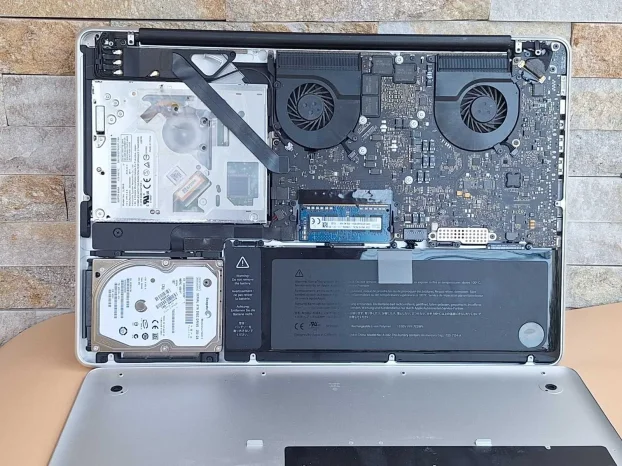 Apple MacBook Pro A1286 15" Intel Core i7 procesoror