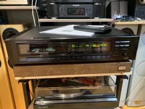 Onkyo. Integra t-9090 mk II ( daljinski)