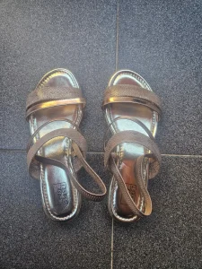 Prodajem Nove,Nenosene i Original Sandale 37 Broj