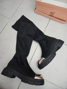 cizme duge crne strec u broju 39 i 41 nove