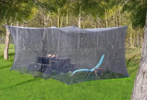 Prozirni šator za dvorište protiv buba