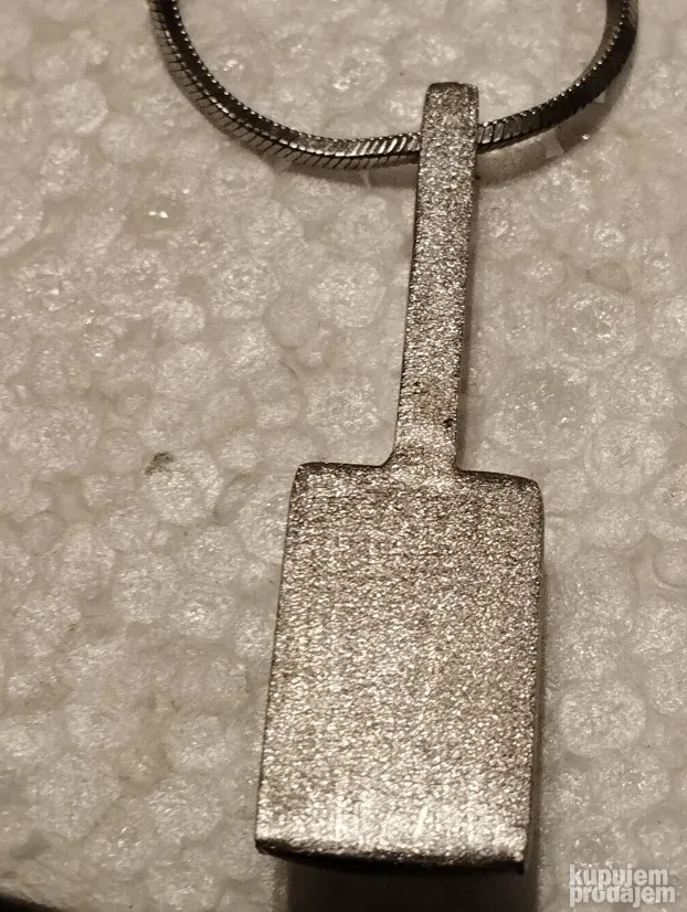 Srebtna zenska ogrlica sa priveskom u sedefu-25.3gram-40cm