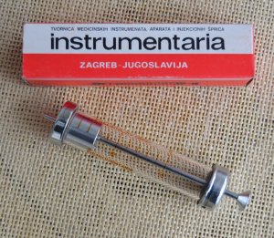 Špric stakleni Instrumentaria Zagreb 20 ml nekorišćen NOS