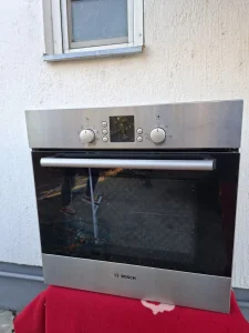 Ugradna nezavisna rerna marke Bosch