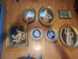 Prodaja goblena sa luksuznim zlatnim ramovima