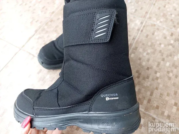 Decathlon nepromocive cizme broj 35