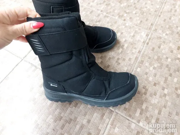 Decathlon nepromocive cizme broj 35