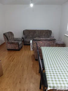 stan 100m2 za radnike