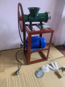 Masina za mlevenje mesa elektricna