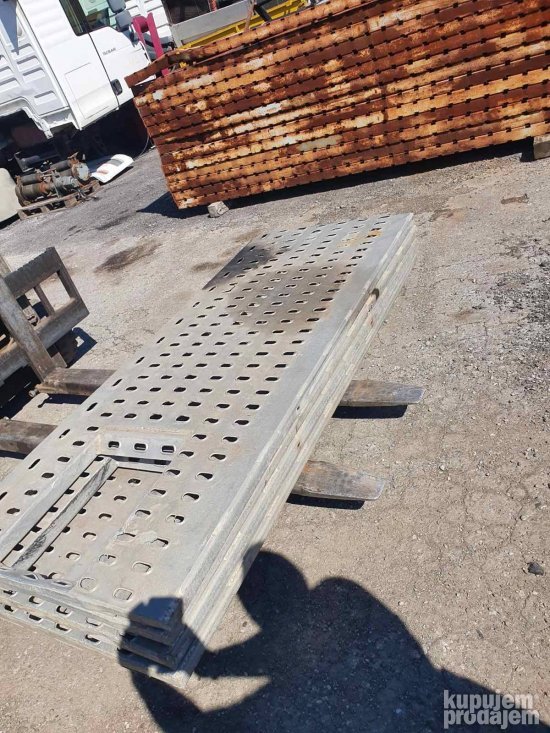 Navoz platforma šlep služba