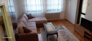 Izdaje se stan na Bulevaru Nemanjića, 60m2