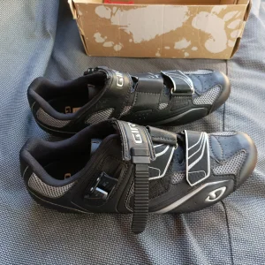 Giro biciklisticke patike 43