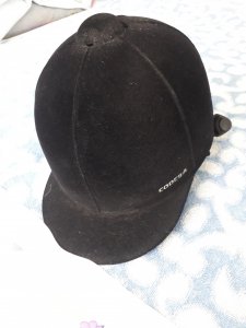 Konjicka kaciga-slem za ljubitelje jahanja