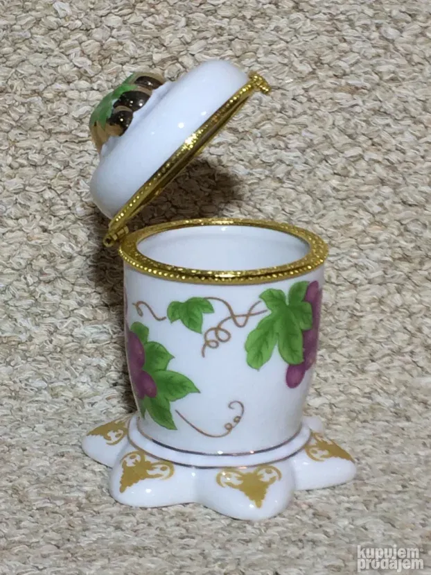Porcelansko kobalt jaje,cuvar kuce
