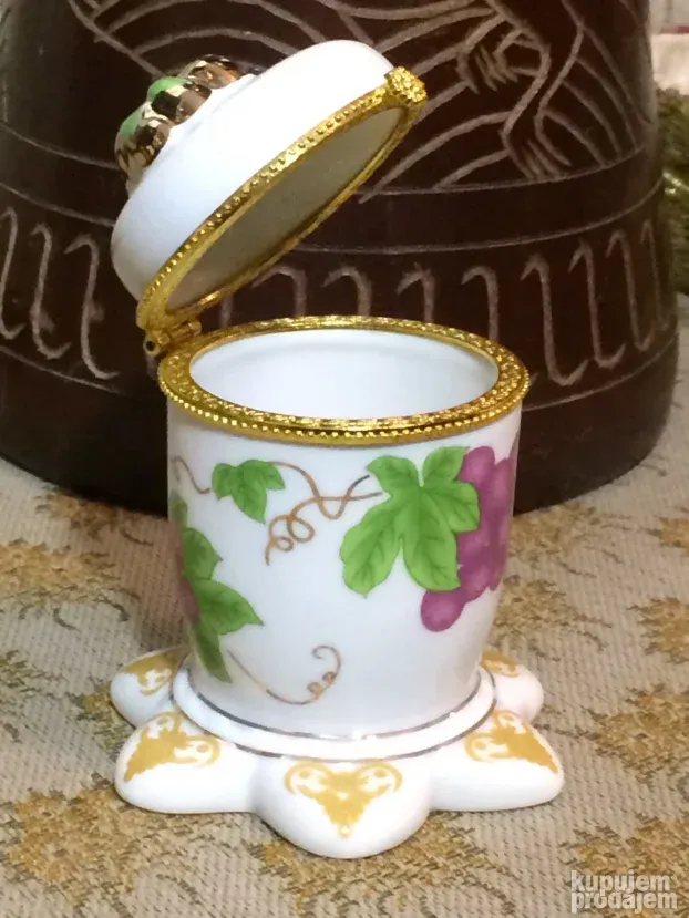 Porcelansko kobalt jaje,cuvar kuce