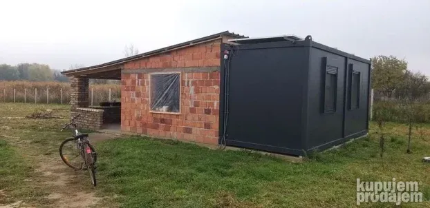 Plac od 3014m2 sa objektom u Novom Bečeju!