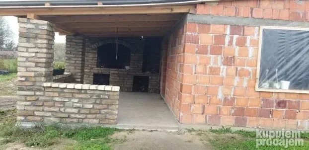 Plac od 3014m2 sa objektom u Novom Bečeju!