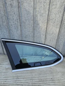 Volvo xc60 leptir staklo