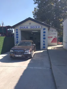 Radnik na tehnickom pregledu u Borči