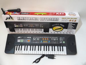 Sintisajzer MS-013 sa mikrofonom AKCIJA-Sintisajzer MS-013