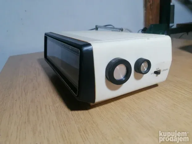 Flip sat radio Weiner