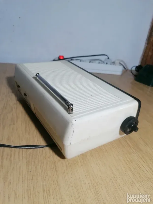 Flip sat radio Weiner