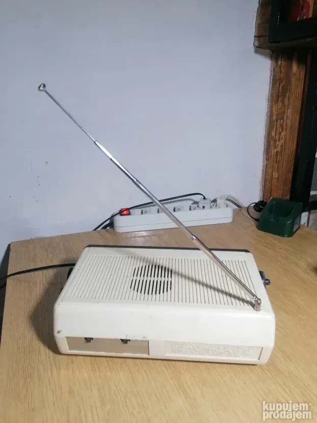 Flip sat radio Weiner
