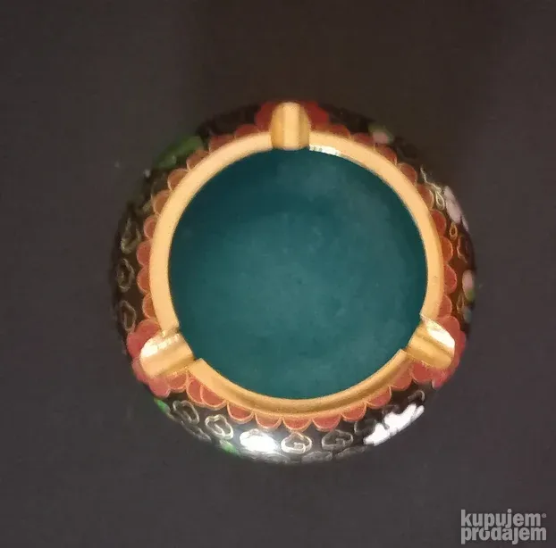 Stara Kloazon pepeljara, crne boje, Nekoriscena!