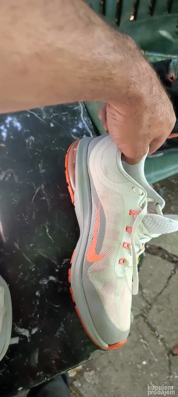 patike zenske nike br.40